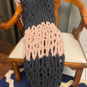 Chunky, large knitted blanket. Sparkle pink & gray